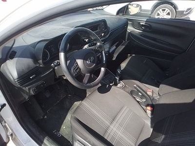 Hyundai i20 1.0 TGDI 48V Essence 74 kW (100 CV) 12 Hyundai i20 1.0 TGDI 48V Essence 74 kW (100 CV) 12