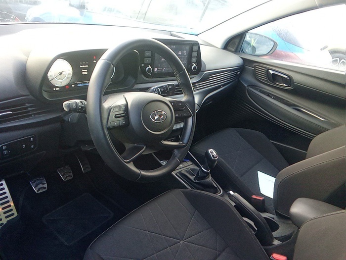 Hyundai Bayon 1.0 TGDI Tecno 74 kW (100 CV) Vehículo usado en Madrid Hyundai Bayon 1.0 TGDI Tecno 74 kW (100 CV) Vehículo usado en Madrid