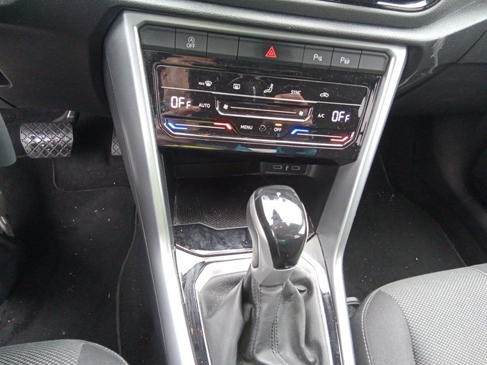 Volkswagen T-Roc Life 1.5 TSI 110 kW (150 CV) DSG Vehículo usado en Madrid Volkswagen T-Roc Life 1.5 TSI 110 kW (150 CV) DSG Vehículo usado en Madrid