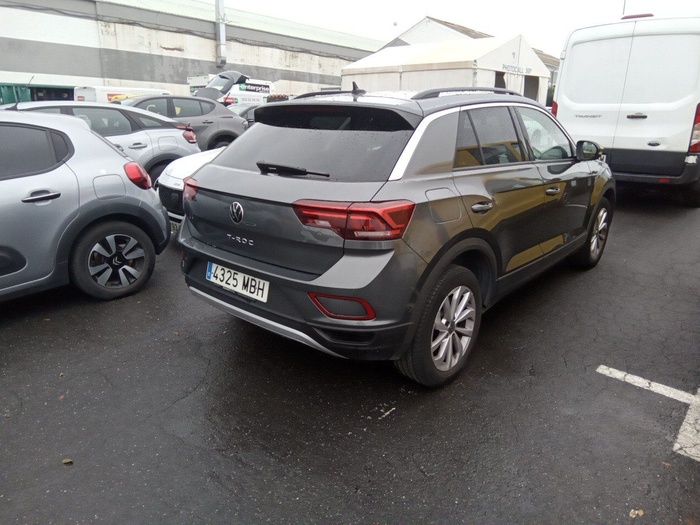 Volkswagen T-Roc Life 1.5 TSI 110 kW (150 CV) DSG Vehículo usado en Madrid Volkswagen T-Roc Life 1.5 TSI 110 kW (150 CV) DSG Vehículo usado en Madrid