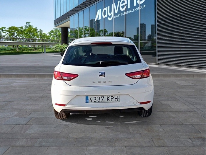 SEAT León 1.6 TDI S&S Reference 85 kW (115 CV) Vehículo usado en Madrid SEAT León 1.6 TDI S&S Reference 85 kW (115 CV) Vehículo usado en Madrid