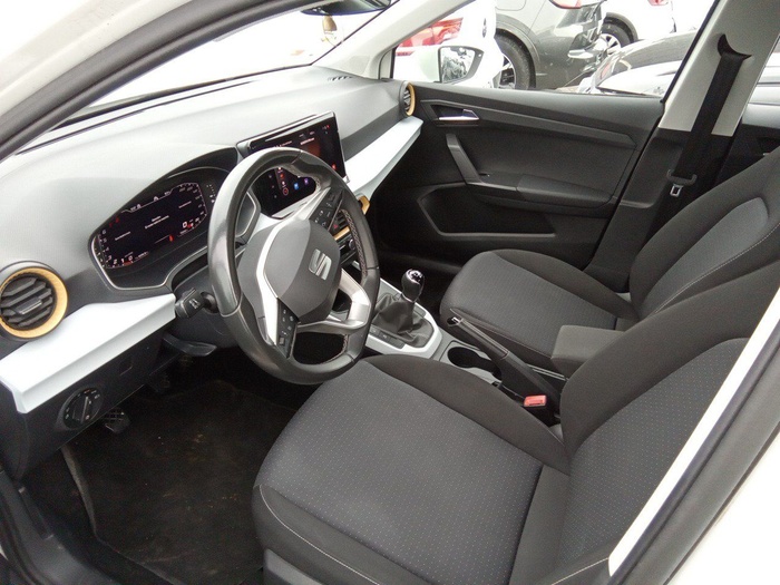 SEAT Arona 1.0 TSI Style 81 kW (110 CV) Vehículo usado en Madrid SEAT Arona 1.0 TSI Style 81 kW (110 CV) Vehículo usado en Madrid