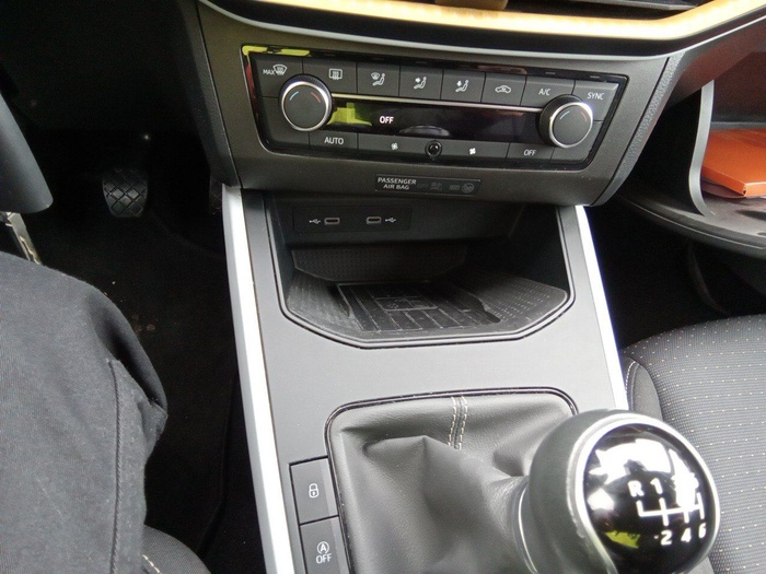 SEAT Arona 1.0 TSI Style 81 kW (110 CV) Vehículo usado en Madrid SEAT Arona 1.0 TSI Style 81 kW (110 CV) Vehículo usado en Madrid