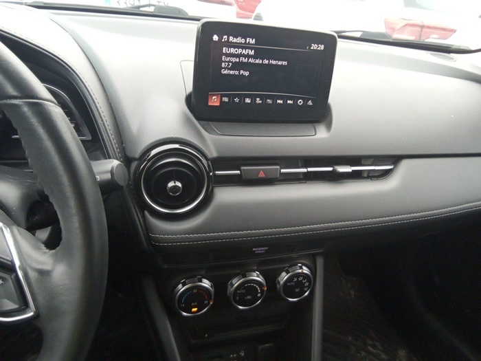 Mazda CX-3 2.0 G Zenith 2WD 89 kW (121 CV) Vehículo usado en Madrid Mazda CX-3 2.0 G Zenith 2WD 89 kW (121 CV) Vehículo usado en Madrid