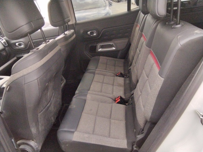 Citroen C5 Aircross BlueHdi 130 S&S Feel EAT8 96 kW (131 CV) Vehículo usado en Madrid Citroen C5 Aircross BlueHdi 130 S&S Feel EAT8 96 kW (131 CV) Vehículo usado en Madrid