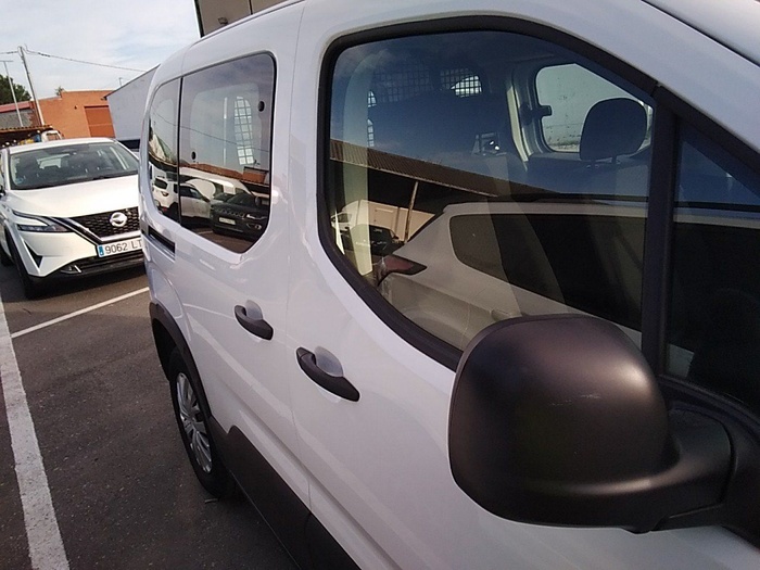 Peugeot Rifter Active Pack Business Standard BlueHDi 73 kW (100 CV) Vehículo usado en Madrid Peugeot Rifter Active Pack Business Standard BlueHDi 73 kW (100 CV) Vehículo usado en Madrid