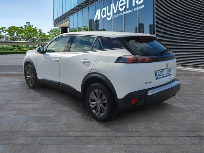 Peugeot 2008 BlueHDi 110 S&S Active 81 kW (110 CV) Vehículo usado en Madrid Peugeot 2008 BlueHDi 110 S&S Active 81 kW (110 CV) Vehículo usado en Madrid