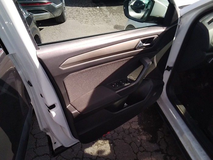 Volkswagen T-Roc Advance 2.0 TDI 85 kW (115 CV) Vehículo usado en Madrid Volkswagen T-Roc Advance 2.0 TDI 85 kW (115 CV) Vehículo usado en Madrid