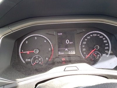 Volkswagen T-Roc Advance 2.0 TDI 85 kW (115 CV) 13 Volkswagen T-Roc Advance 2.0 TDI 85 kW (115 CV) 13