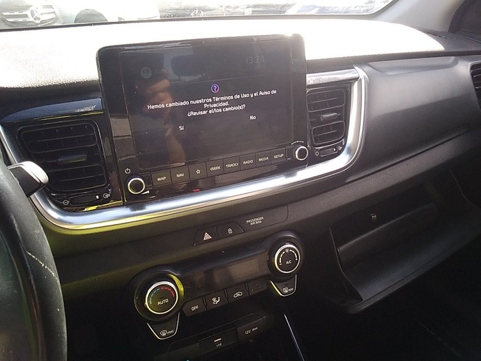 Kia Stonic 1.0 T-GDi MHEV Drive iMT 88 kW (120 CV) Vehículo usado en Madrid Kia Stonic 1.0 T-GDi MHEV Drive iMT 88 kW (120 CV) Vehículo usado en Madrid