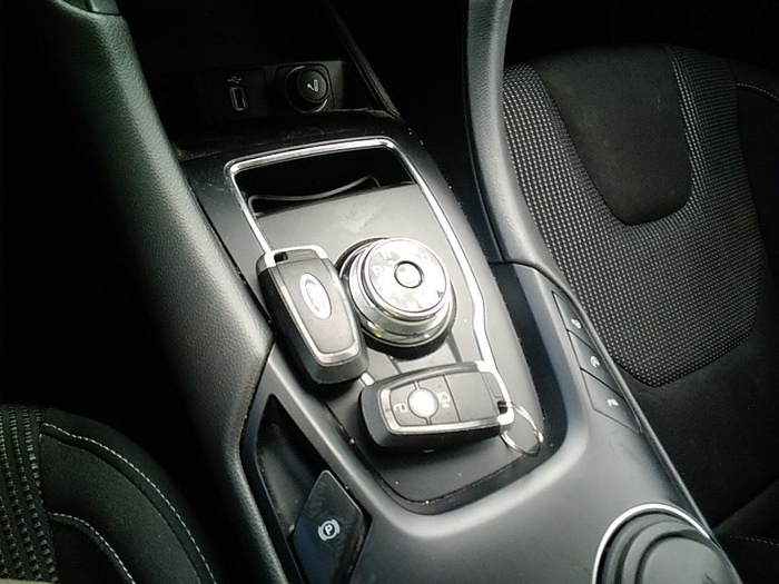 Ford Mondeo 2.0 TDCI Titanium PowerShift 110 kW (150 CV) Vehículo usado en Madrid Ford Mondeo 2.0 TDCI Titanium PowerShift 110 kW (150 CV) Vehículo usado en Madrid