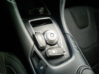 Ford Mondeo 2.0 TDCI Titanium PowerShift 110 kW (150 CV) 11 Ford Mondeo 2.0 TDCI Titanium PowerShift 110 kW (150 CV) 11