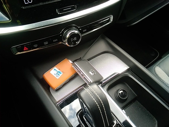 Volvo V60 B5 Mhev R-Design Auto 184 kW (250 CV) Vehículo usado en Madrid Volvo V60 B5 Mhev R-Design Auto 184 kW (250 CV) Vehículo usado en Madrid