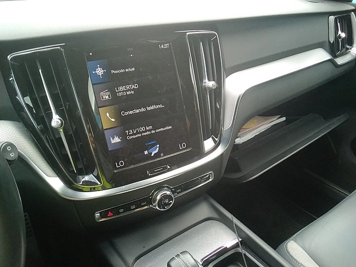 Volvo V60 B5 Mhev R-Design Auto 184 kW (250 CV) Vehículo usado en Madrid Volvo V60 B5 Mhev R-Design Auto 184 kW (250 CV) Vehículo usado en Madrid