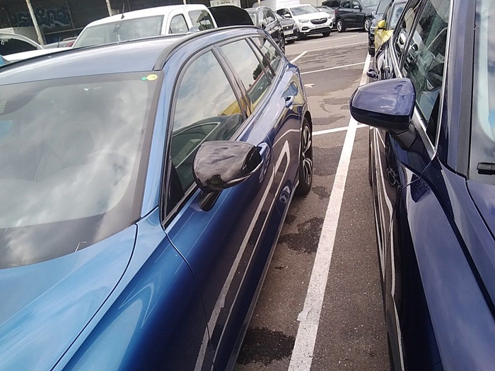 Volvo V60 B5 Mhev R-Design Auto 184 kW (250 CV) Vehículo usado en Madrid Volvo V60 B5 Mhev R-Design Auto 184 kW (250 CV) Vehículo usado en Madrid