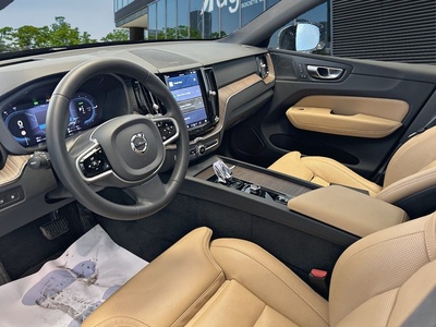 Volvo XC60 T6 Recharge Ultimate Dark AWD Auto 257 kW (350 CV) 7 Volvo XC60 T6 Recharge Ultimate Dark AWD Auto 257 kW (350 CV) 7