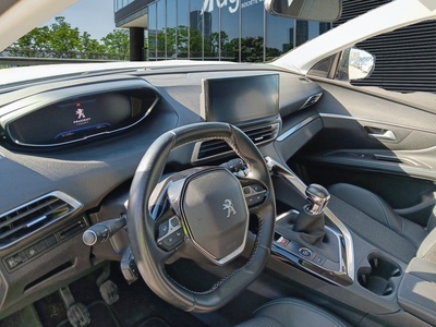 Peugeot 5008 BlueHDi 130 S&S Allure 96 kW (130 CV) 7 Peugeot 5008 BlueHDi 130 S&S Allure 96 kW (130 CV) 7