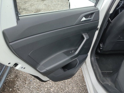 Volkswagen Polo Advance 1.0 TSI 70 kW (95 CV) 10 Volkswagen Polo Advance 1.0 TSI 70 kW (95 CV) 10