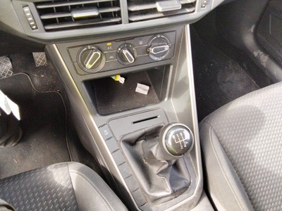 Volkswagen Polo Advance 1.0 TSI 70 kW (95 CV) 14 Volkswagen Polo Advance 1.0 TSI 70 kW (95 CV) 14