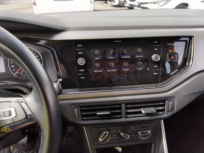 Volkswagen Polo Advance 1.0 TSI 70 kW (95 CV) 13 Volkswagen Polo Advance 1.0 TSI 70 kW (95 CV) 13