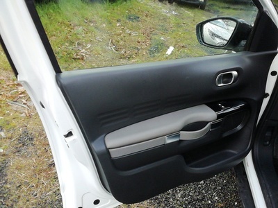 Citroen C4 Cactus BlueHDi 100 S&S Feel 75 kW (102 CV) 14 Citroen C4 Cactus BlueHDi 100 S&S Feel 75 kW (102 CV) 14