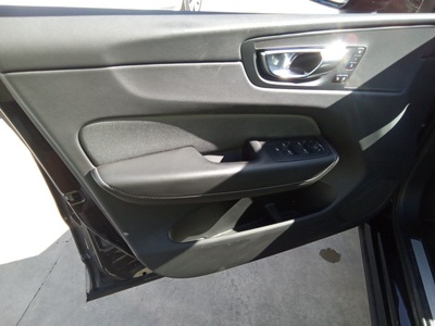 Volvo XC60 T6 Recharge R-Design AWD Auto 250 kW (340 CV) 11 Volvo XC60 T6 Recharge R-Design AWD Auto 250 kW (340 CV) 11