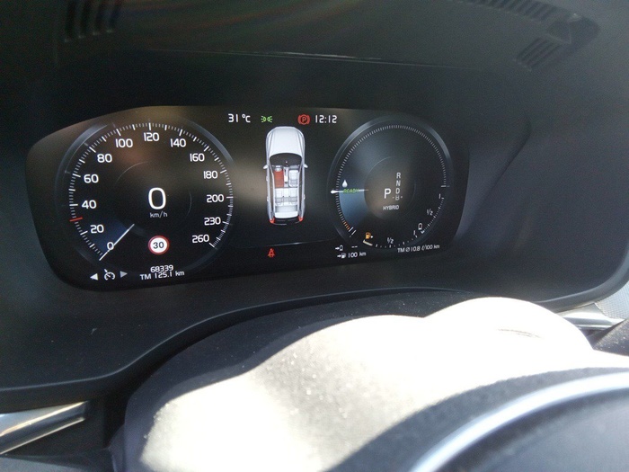 Volvo XC60 T6 Recharge R-Design AWD Auto 250 kW (340 CV) Vehículo usado en Madrid Volvo XC60 T6 Recharge R-Design AWD Auto 250 kW (340 CV) Vehículo usado en Madrid