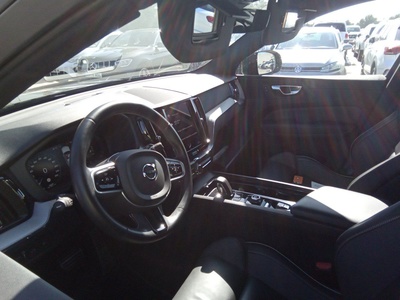 Volvo XC60 T6 Recharge R-Design AWD Auto 250 kW (340 CV) 7 Volvo XC60 T6 Recharge R-Design AWD Auto 250 kW (340 CV) 7