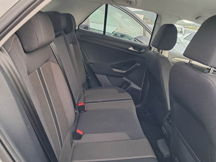 Volkswagen T-Roc Advance R-Line 1.0 TSI 81 kW (110 CV) Vehículo usado en Madrid Volkswagen T-Roc Advance R-Line 1.0 TSI 81 kW (110 CV) Vehículo usado en Madrid