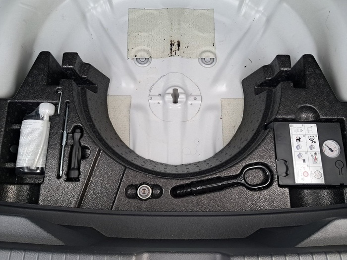 Volkswagen T-Roc Advance R-Line 1.0 TSI 81 kW (110 CV) Vehículo usado en Madrid Volkswagen T-Roc Advance R-Line 1.0 TSI 81 kW (110 CV) Vehículo usado en Madrid