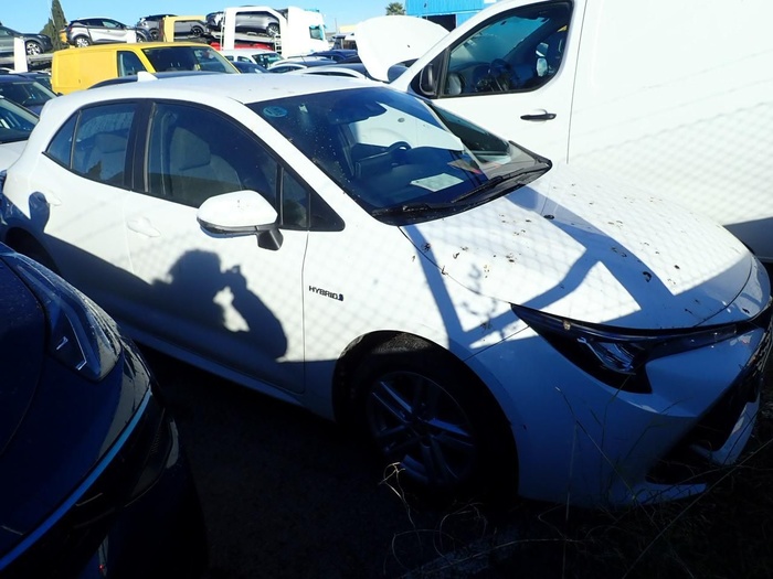 Toyota Corolla 1.8 125 Híbrido Active Tech E-CVT 90 kW (122 CV) Vehículo usado en Madrid Toyota Corolla 1.8 125 Híbrido Active Tech E-CVT 90 kW (122 CV) Vehículo usado en Madrid