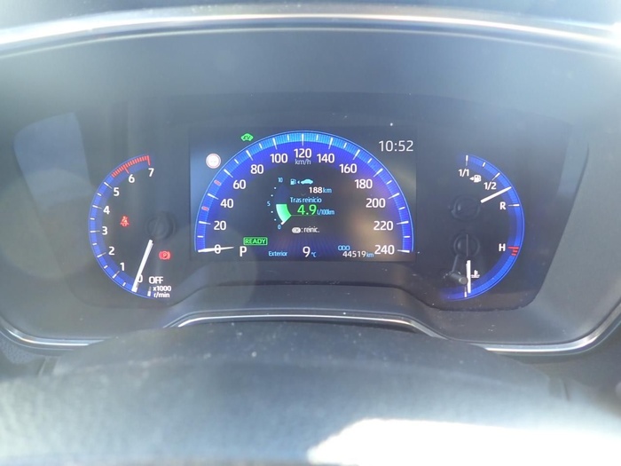 Toyota Corolla 1.8 125 Híbrido Active Tech E-CVT 90 kW (122 CV) Vehículo usado en Madrid Toyota Corolla 1.8 125 Híbrido Active Tech E-CVT 90 kW (122 CV) Vehículo usado en Madrid