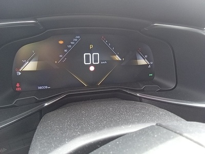 DS DS7 Crossback BlueHDi 130 DE Bastille + AT 96 kW (130 CV) 8 DS DS7 Crossback BlueHDi 130 DE Bastille + AT 96 kW (130 CV) 8