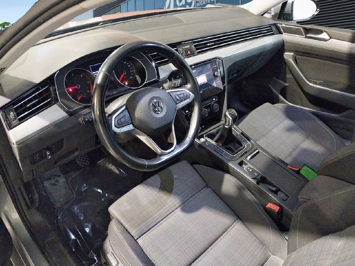 Volkswagen Passat Variant Executive 2.0 TDI 110 kW (150 CV) Vehículo usado en Madrid Volkswagen Passat Variant Executive 2.0 TDI 110 kW (150 CV) Vehículo usado en Madrid