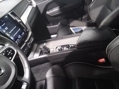 Volvo XC60 B5 D R-Design AWD Auto 173 kW (235 CV) 14 Volvo XC60 B5 D R-Design AWD Auto 173 kW (235 CV) 14