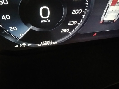 Volvo XC60 B5 D R-Design AWD Auto 173 kW (235 CV) 9 Volvo XC60 B5 D R-Design AWD Auto 173 kW (235 CV) 9