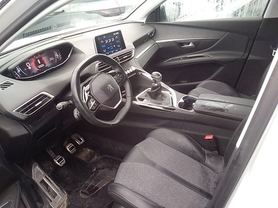 Peugeot 5008 BlueHDi 130 S&S Allure 96 kW (130 CV) 7 Peugeot 5008 BlueHDi 130 S&S Allure 96 kW (130 CV) 7