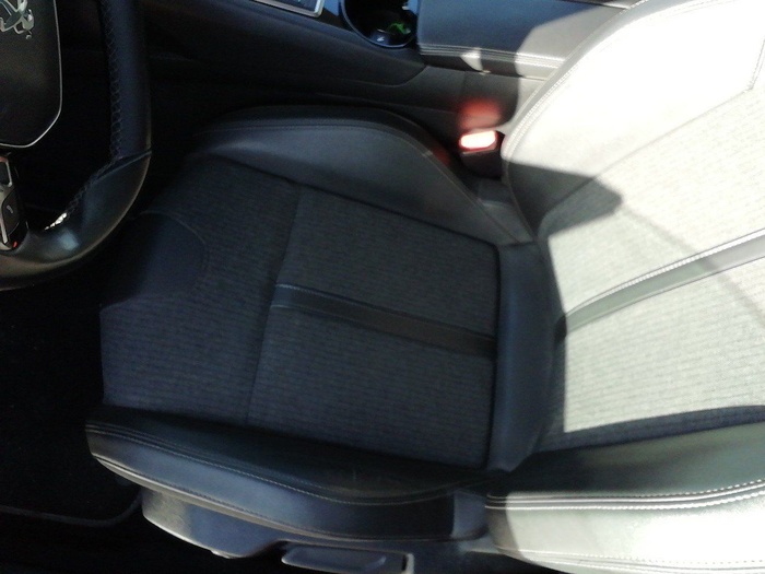 Peugeot 508 BlueHDI 130 S&S Allure Pack EAT8 96 kW (130 CV) Vehículo usado en Madrid Peugeot 508 BlueHDI 130 S&S Allure Pack EAT8 96 kW (130 CV) Vehículo usado en Madrid