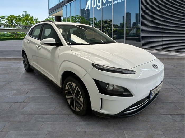 Hyundai Kona EV Maxx 100 kW (136 CV) Vehículo usado en Madrid Hyundai Kona EV Maxx 100 kW (136 CV) Vehículo usado en Madrid