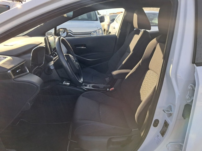 Toyota Corolla 1.8 125 Híbrido Active Tech E-CVT 90 kW (122 CV) Vehículo usado en Madrid Toyota Corolla 1.8 125 Híbrido Active Tech E-CVT 90 kW (122 CV) Vehículo usado en Madrid