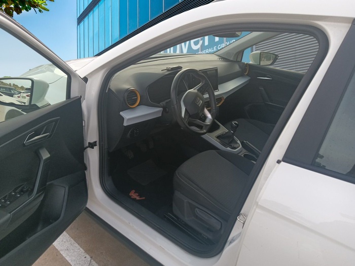 SEAT Arona 1.0 TSI Style XL 81 kW (110 CV) Vehículo usado en Madrid SEAT Arona 1.0 TSI Style XL 81 kW (110 CV) Vehículo usado en Madrid