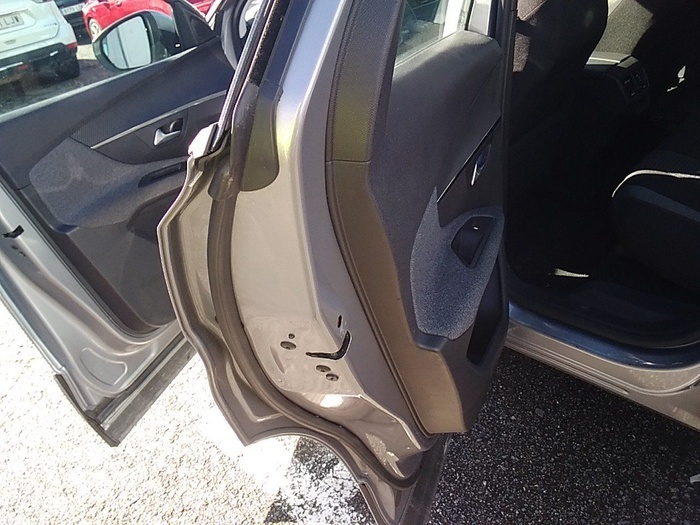 Peugeot 3008 BlueHDi 130 S&S Active Pack 96 kW (130 CV) Vehículo usado en Madrid Peugeot 3008 BlueHDi 130 S&S Active Pack 96 kW (130 CV) Vehículo usado en Madrid