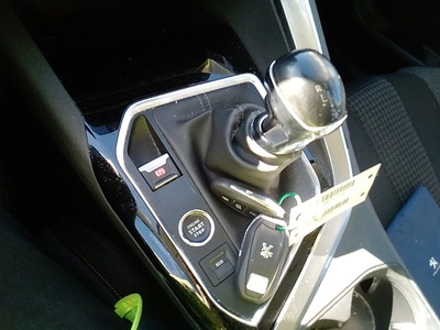 Peugeot 3008 BlueHDi 130 S&S Active Pack 96 kW (130 CV) 15 Peugeot 3008 BlueHDi 130 S&S Active Pack 96 kW (130 CV) 15