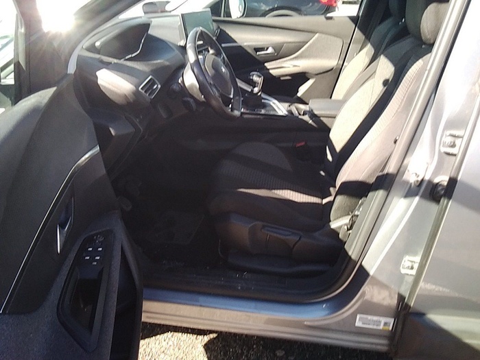 Peugeot 3008 BlueHDi 130 S&S Active Pack 96 kW (130 CV) Vehículo usado en Madrid Peugeot 3008 BlueHDi 130 S&S Active Pack 96 kW (130 CV) Vehículo usado en Madrid