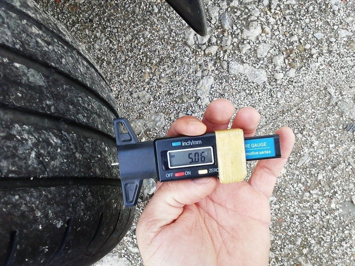 Toyota Hilux 2.4 D-4D Doble Cabina GX 110 kW (150 CV) Vehículo usado en Madrid Toyota Hilux 2.4 D-4D Doble Cabina GX 110 kW (150 CV) Vehículo usado en Madrid