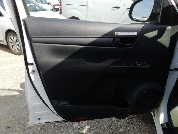 Toyota Hilux 2.4 D-4D Doble Cabina GX 110 kW (150 CV) Vehículo usado en Madrid Toyota Hilux 2.4 D-4D Doble Cabina GX 110 kW (150 CV) Vehículo usado en Madrid