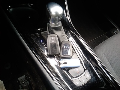 Toyota C-HR 1.8 125H Advance 90 kW (122 CV) 12 Toyota C-HR 1.8 125H Advance 90 kW (122 CV) 12