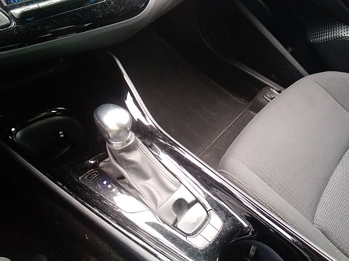 Toyota C-HR 1.8 125H Advance 90 kW (122 CV) Vehículo usado en Madrid Toyota C-HR 1.8 125H Advance 90 kW (122 CV) Vehículo usado en Madrid