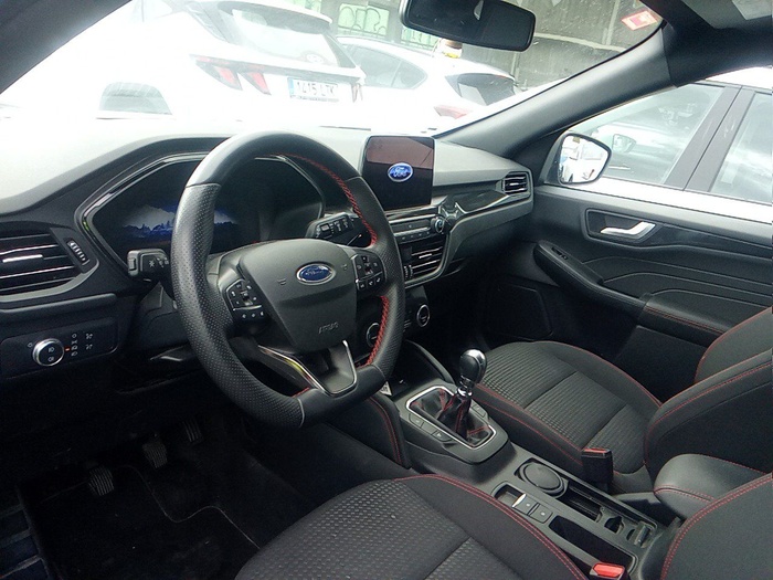 Ford Kuga 1.5 EcoBlue ST-Line 88 kW (120 CV) Vehículo usado en Madrid Ford Kuga 1.5 EcoBlue ST-Line 88 kW (120 CV) Vehículo usado en Madrid