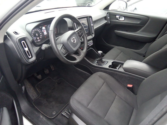 Volvo XC40 D3 110 kW (150 CV) Vehículo usado en Madrid Volvo XC40 D3 110 kW (150 CV) Vehículo usado en Madrid